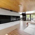 Сasa de vacaciones Unique Boat Shaped House At Lakefront #instaworth *