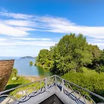 Unique Boat Shaped House At Lakefront #instaworth * Liptovský Mikuláš