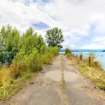 Unique Boat Shaped House At Lakefront #instaworth Semesterbostad Liptovský Mikuláš