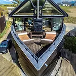 Сasa de vacaciones Unique Boat Shaped House At Lakefront #instaworth *