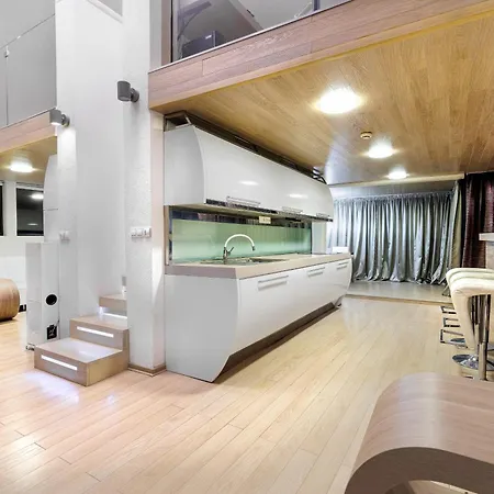 Unique Boat Shaped House At Lakefront #instaworth Ferienhaus Liptovský Mikuláš