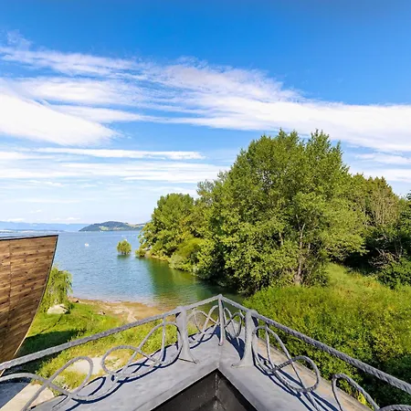 Unique Boat Shaped House At Lakefront #instaworth * Ліптовський Мікулаш