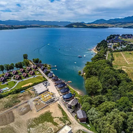 Unique Boat Shaped House At Lakefront #instaworth 度假居