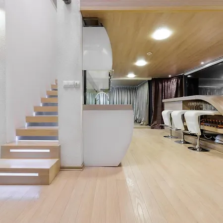 Unique Boat Shaped House At Lakefront #instaworth Ліптовський Мікулаш