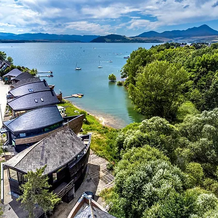 Unique Boat Shaped House At Lakefront #instaworth * Ліптовський Мікулаш