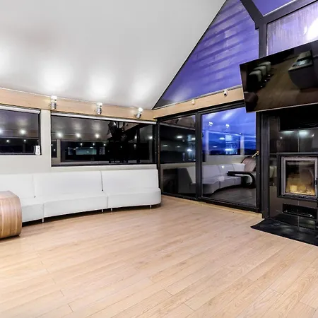 Unique Boat Shaped House At Lakefront #instaworth * Liptovský Mikuláš