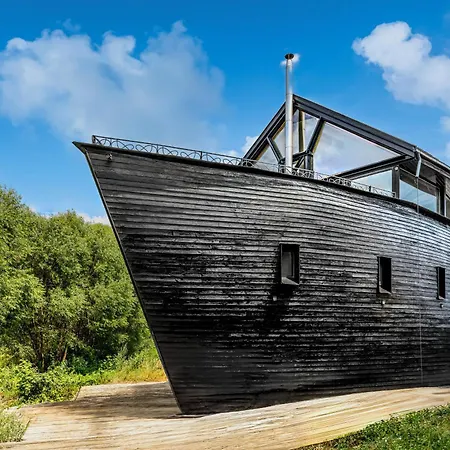 Unique Boat Shaped House At Lakefront #instaworth