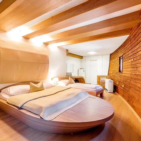 Unique Boat Shaped House At Lakefront #instaworth Ліптовський Мікулаш