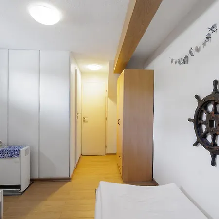 Unique Boat Shaped House At Lakefront #instaworth * Liptovský Mikuláš