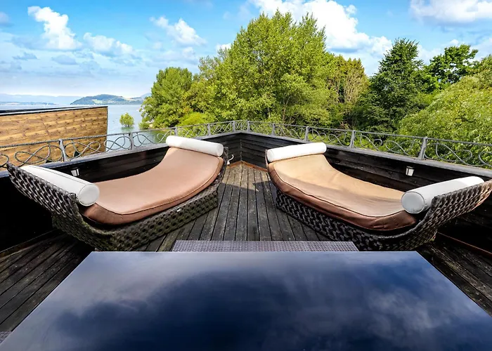 Unique Boat Shaped House At Lakefront #instaworth Lipótszentmiklós