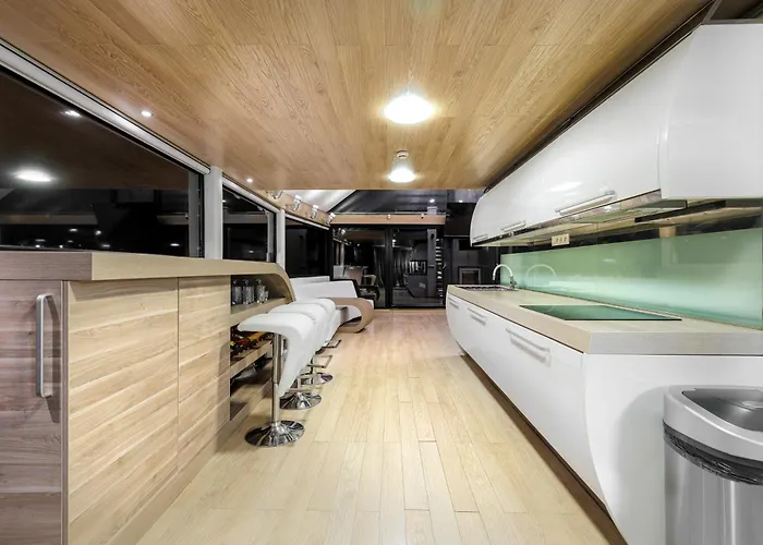 Unique Boat Shaped House At Lakefront #instaworth * Lipótszentmiklós